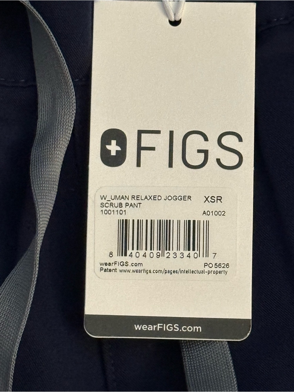 FIGS set women Navy FIGS Zamora joggers & FIGS Catarina scrub top - Picture 7 of 12